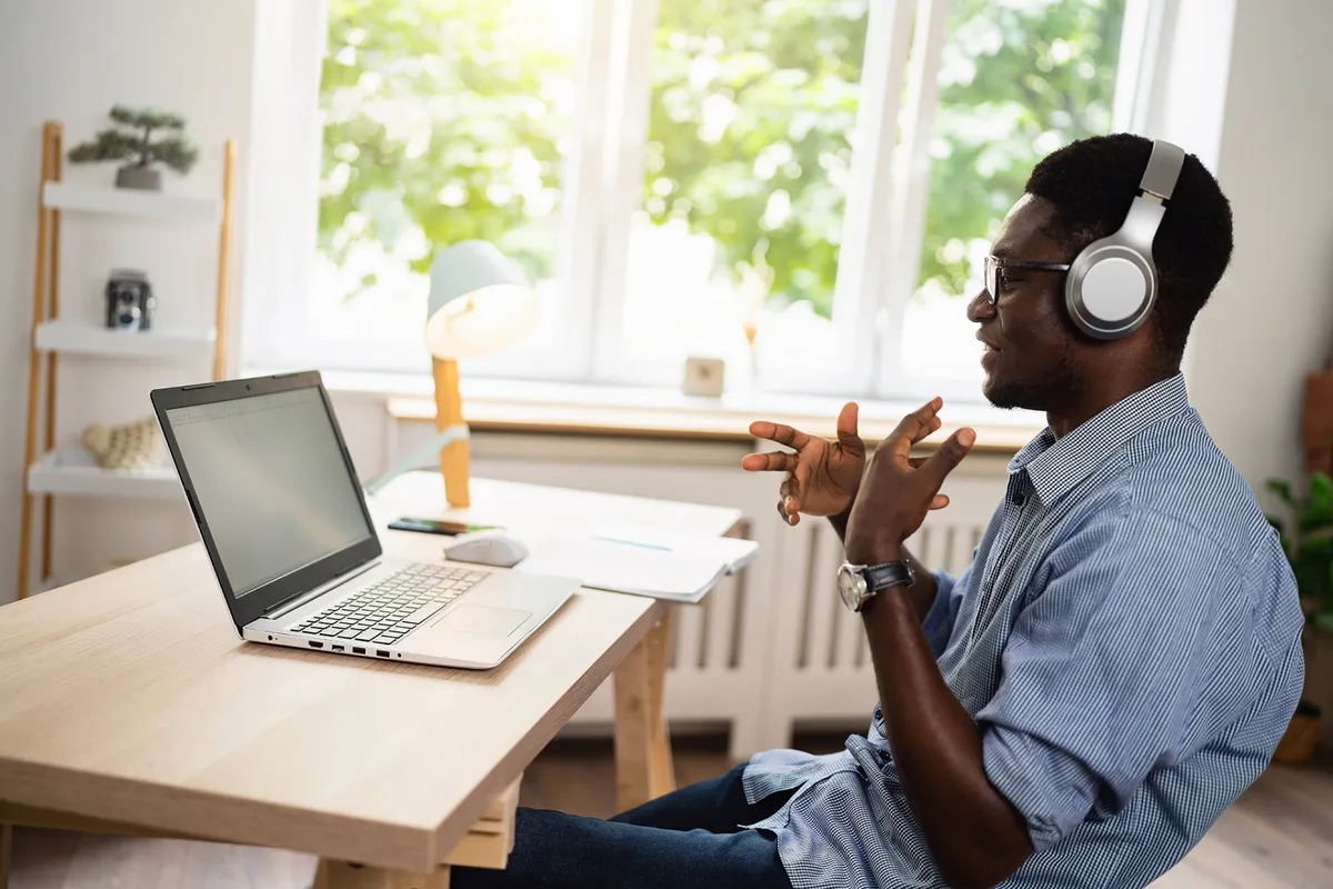 Job Applicant Interviews Conducted By AI Offer Benefits, Tech Glitches – Bloomberg